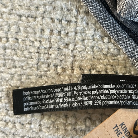 Victoria’s Secret Pink Split Neck Sports Bra-Marble Blk-Sz.XS NWT🖤 - Picture 6 of 6